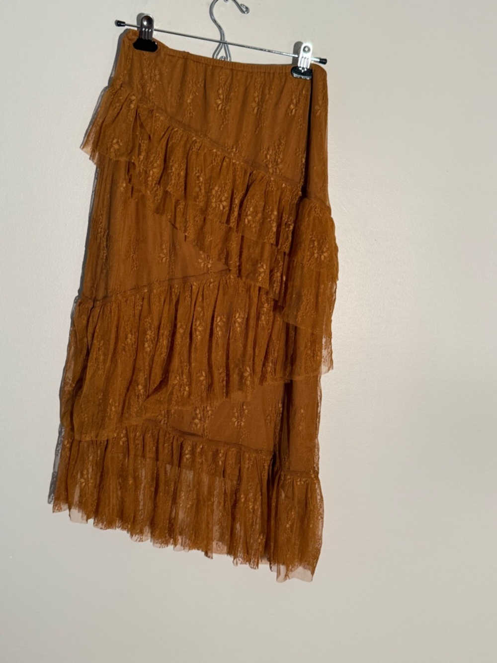 Hem & Thread Asymmetrical Ruffle Lace Skirt in Rust Brown - Picture 3 of 3